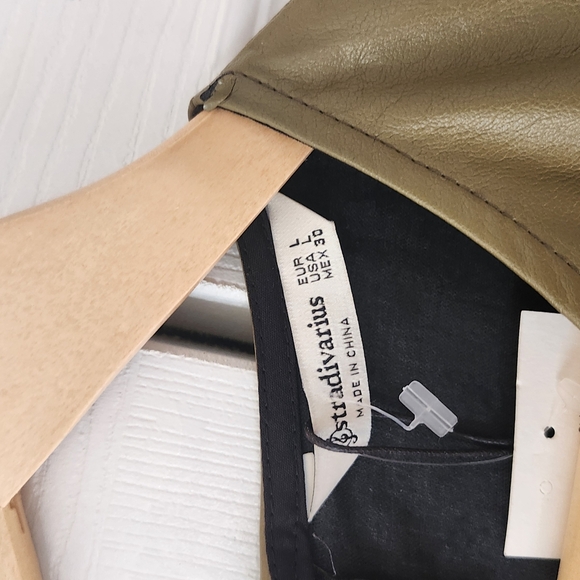 BNWT Stradivarius Olive Faux Leather Flare Midi Dress Sz L Sleek Look Night Out - Picture 4 of 9